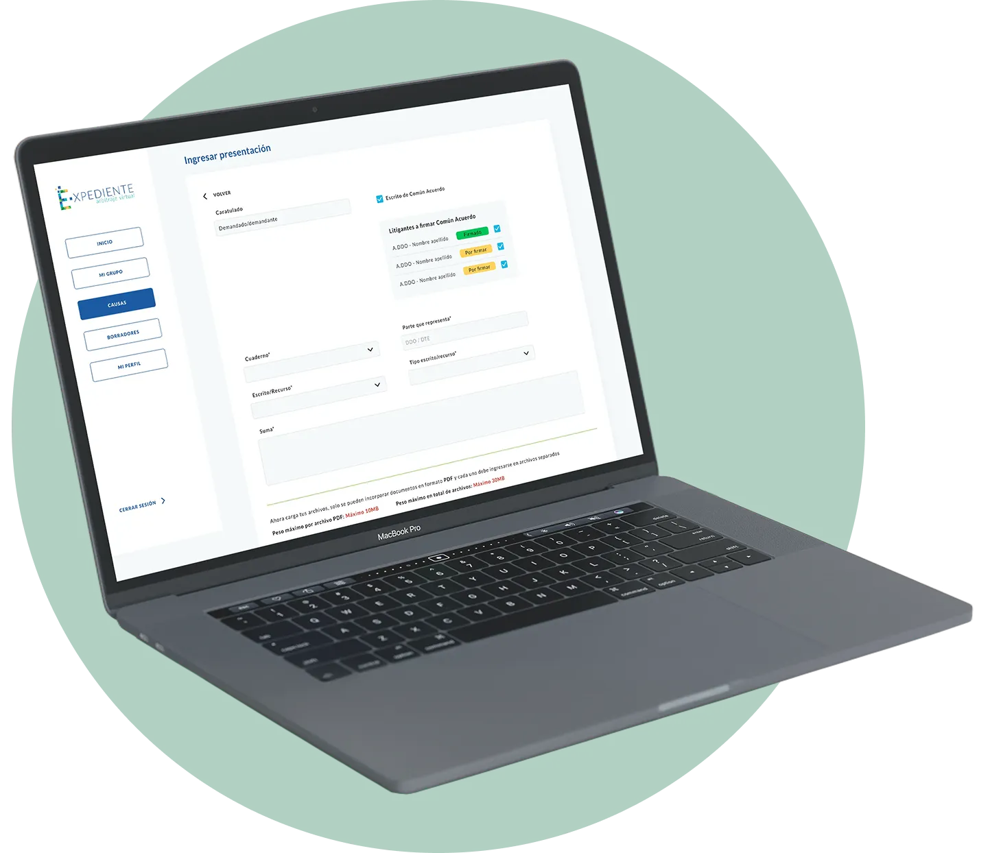 MacBook Pro showing an online form for digital case submission in Spanish with options and checkboxes.
