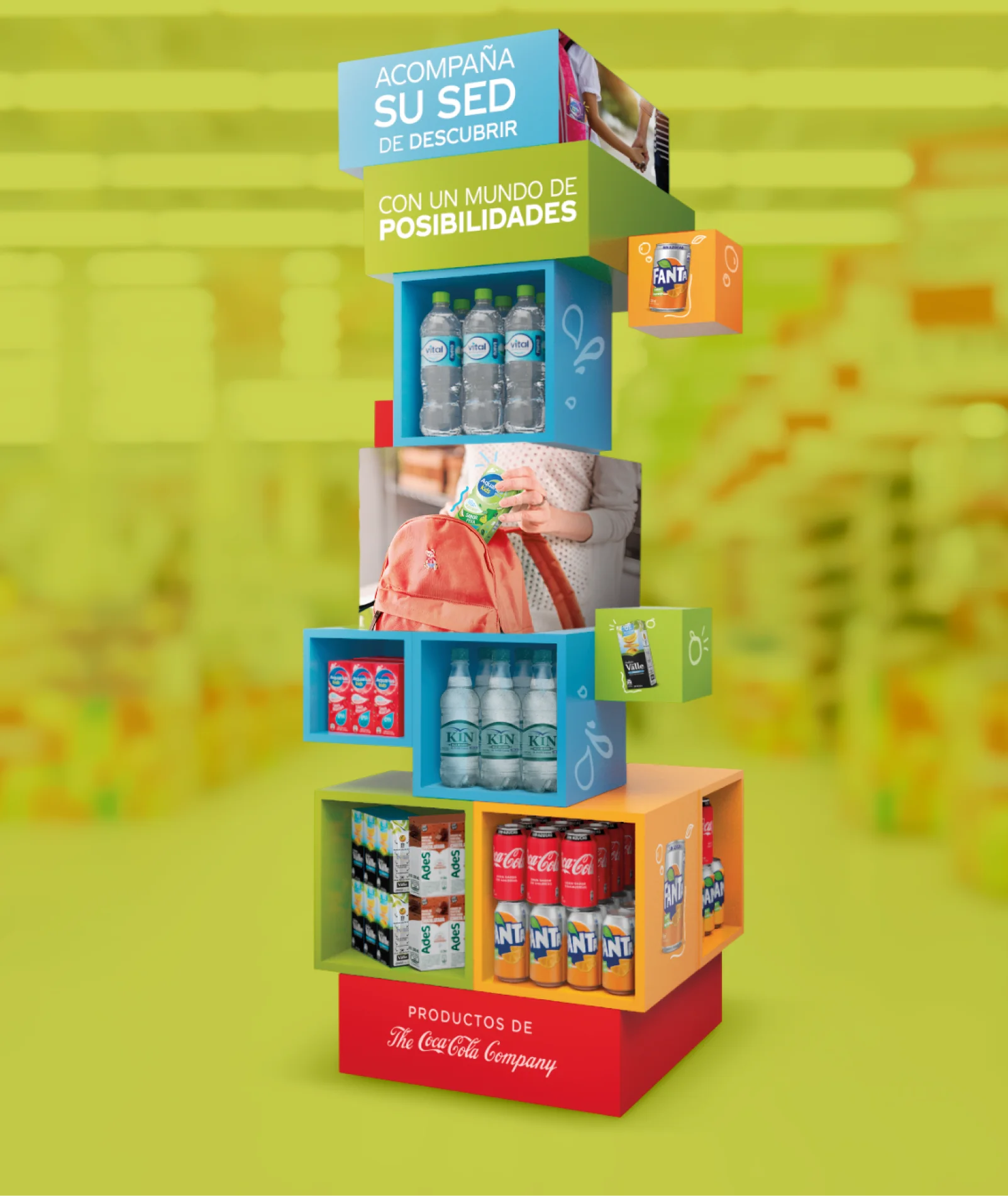 Exhibidor azul de góndola Plataforma KIDS con endorsement de The Coca-Cola Company.